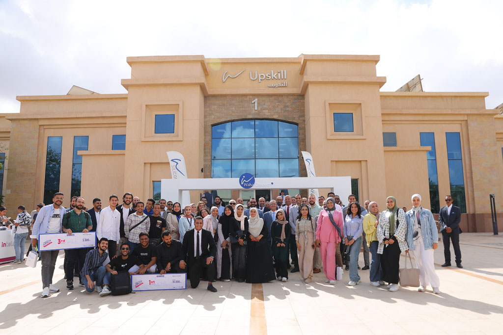 وزير الإتصالات دولة رئيس مجلس الوزراء معالي الدكتور المهندس مصطفي مدبولي بالمنطقة التكنولوجية ببرج العرب الجديدة